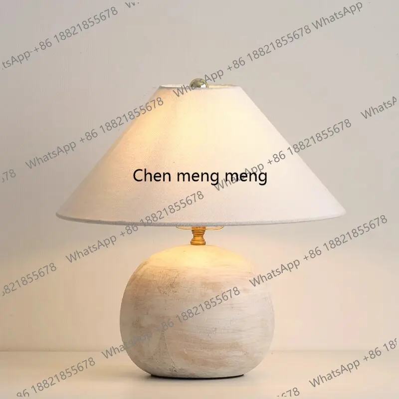 

American simple wabi wind solid wood desk lamp retro homestay bedroom bedside lamp study decorative lamp