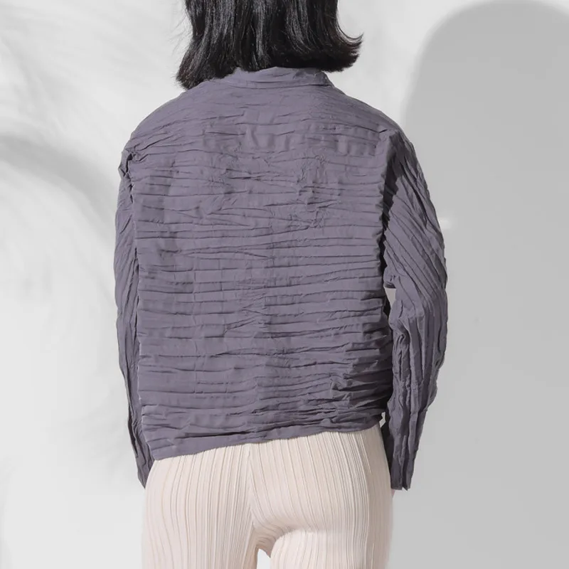 Yfpf miyake plissado camisa feminina moda lapela manga longa cor sólida único botão blusa versátil 2025 novas roupas 3a421