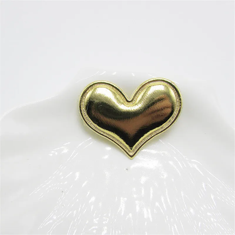 100 Stück 3,5*3CM PU-Herz-Applikationen zum Aufnähen für Kleidung, Hüte, Nähzubehör, DIY-Kopfbedeckungen, Schleifendekoration, Aufnäher – Detail 5