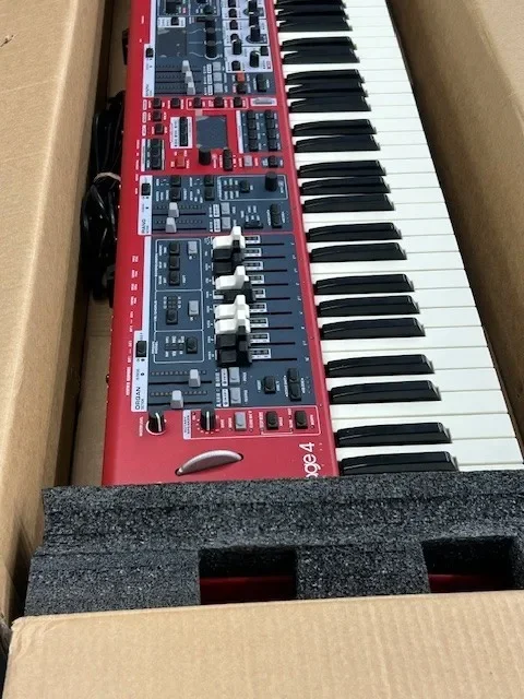 Nord Stage 4 HA73 compacte 73-toetsen digitale podiumpiano met originele doos en handleiding
