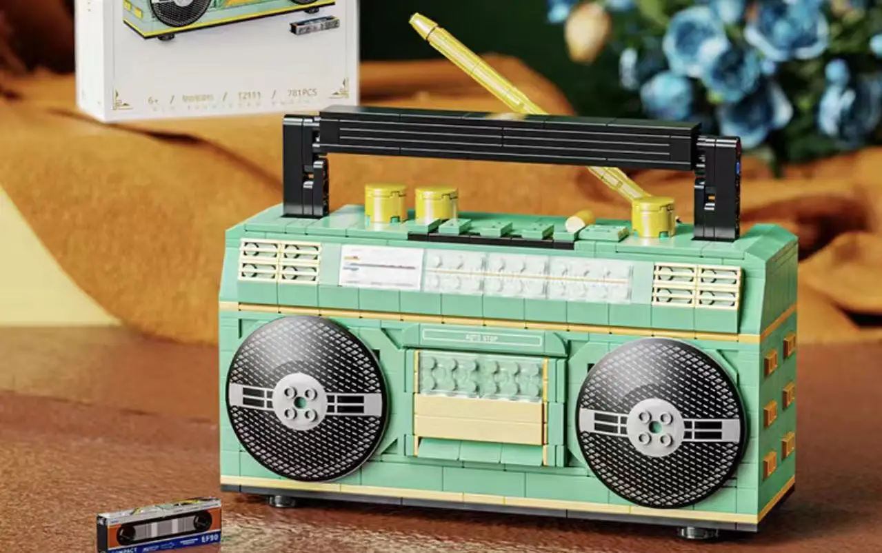 

781PCS Retro Radio Classic Series Building Blocks Set Vintage Music Player Display Kit Creative Gift Toys for Adults Kids