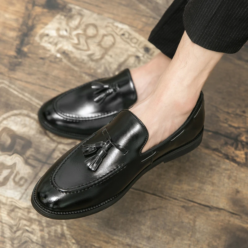 Classic Men Casual Loafers Driving Shoes Moccasin 2025 Fashion Male Comfortable Summer Leather Shoes Men Lazy Tassel Dress Shoes