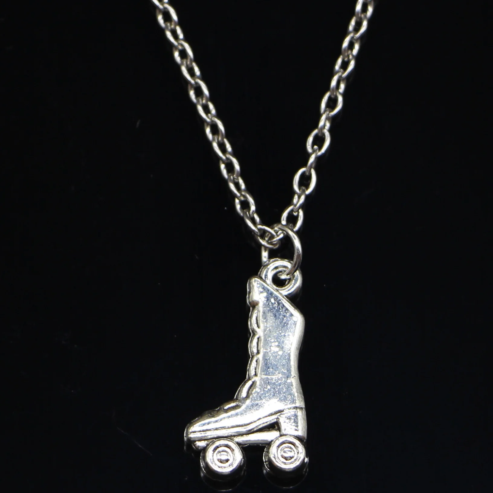 20pcs New Fashion Necklace 20x11mm roller skates shoes Pendants Short Long Women Men Colar Gift Jewelry Choker