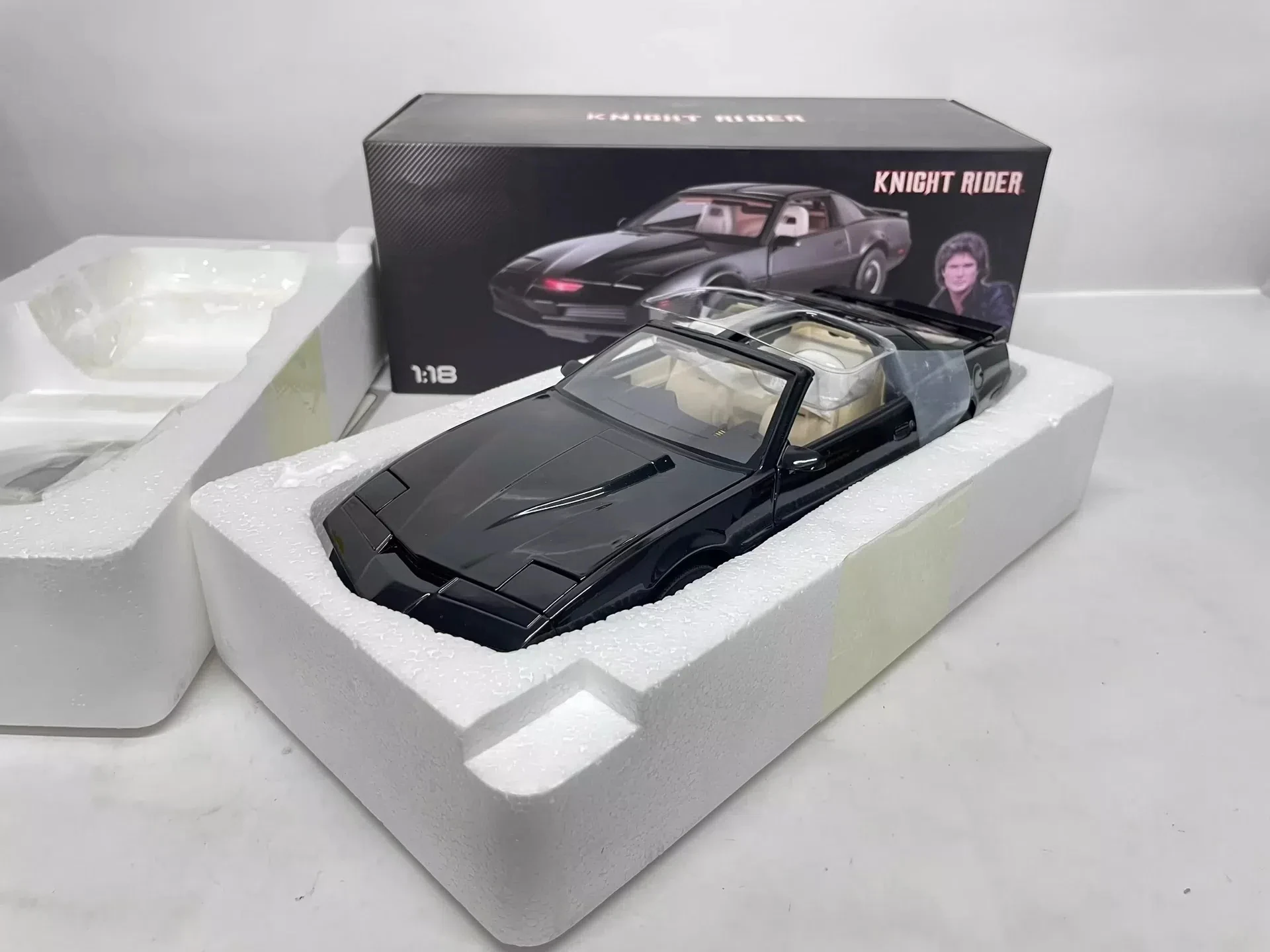 

HW Elite 1:18 Knight Rider KITT Simulation Limited Edition, все открытые металлические статические модели автомобиля из сплава, игрушка в подарок