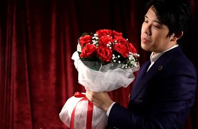 The Bouquet (Red) By Bond Lee & MS Magic 9 Flowers Magic Tricks Gimmicks Close Up Magic Stage Magia PorpsToys Classic Magie