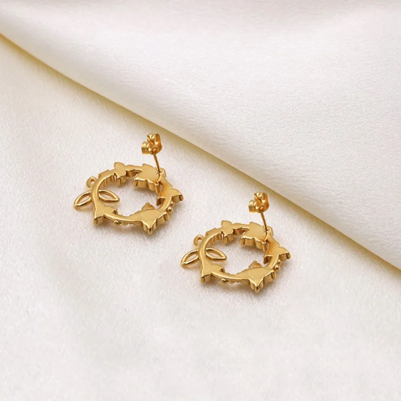 

Japanese Fresh Fairy Natural Flower Titanium Steel Non-fading Inlaid Zircon Popular Non-fading Stud Earrings Versatile Earrings