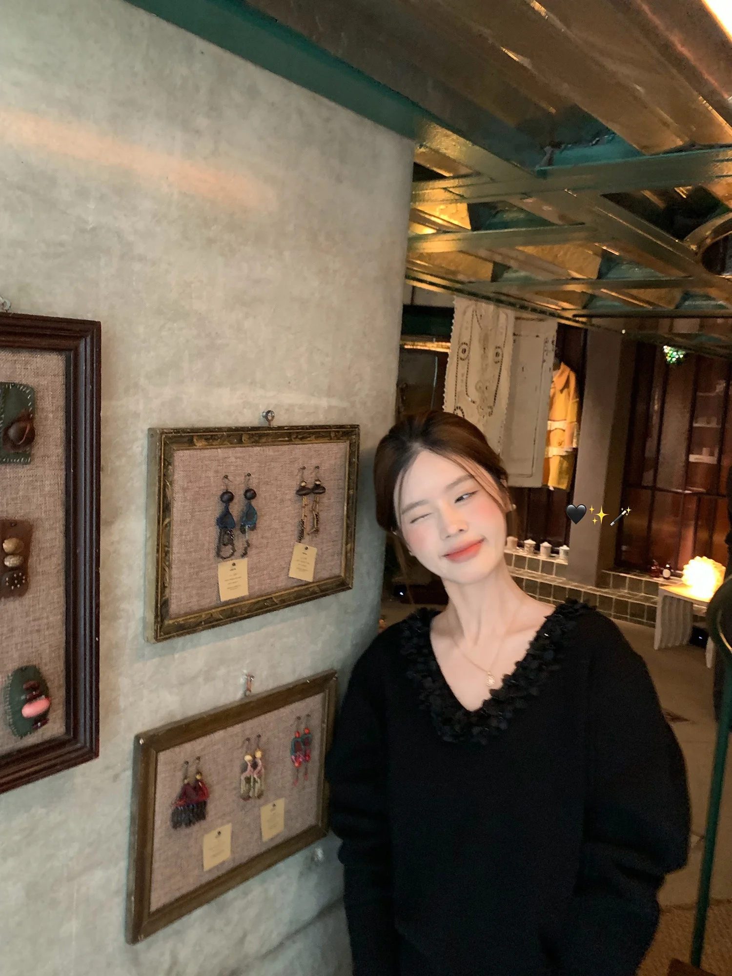 

Блестящий свитер с V-образным вырезом, кружевной отделкой и стразами, повседневный, осенне-зимний, модный, легкий, в корейском стиле, для женщин