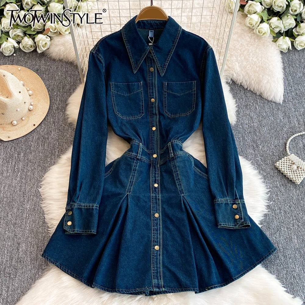 TWOTWINSTYLE Solid Casual Denim Dresses For Women Lapel Long Sleeve Patchwork Pockets Slimming Dress Female Fashion KDR522372