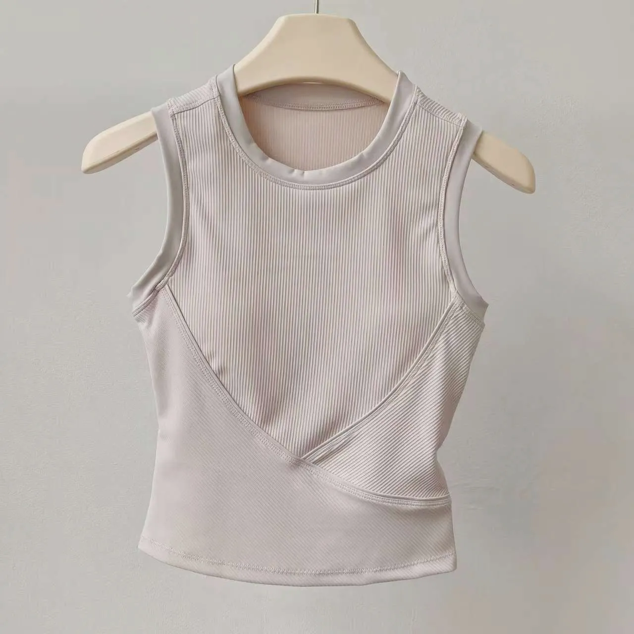 Yoga-Bekleidung Damen Ärmelloses Sport-Top Oberbekleidung Eng Anliegender Schnelltrocknender BH Fitness-Bekleidung Kurzärmeliges Lauf-Top mit Brustpolster – Detail 5