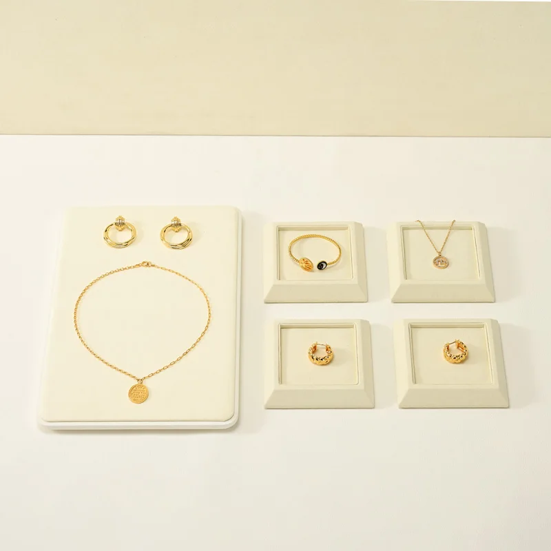 Oirlv Elegant Jewelry Display Tray Velvet Small Jewelry Tray Organizer Stackable Jewelry Display Props Beige Flat Trays Display