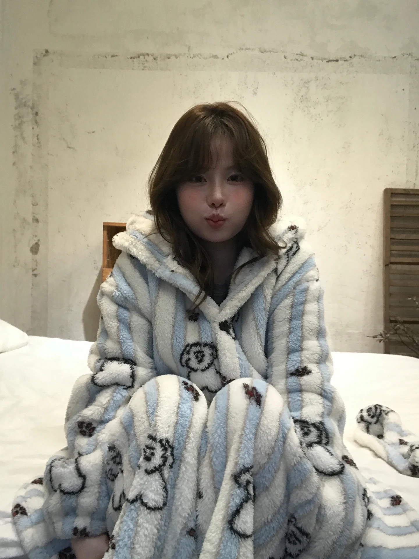 

Утепленный комплект из кораллового флиса: халат с капюшоном и домашняя одежда для женщин, мягкий и теплый, из двух предметов, повседневный, с принтом Vegetable Orbs Dog Diary