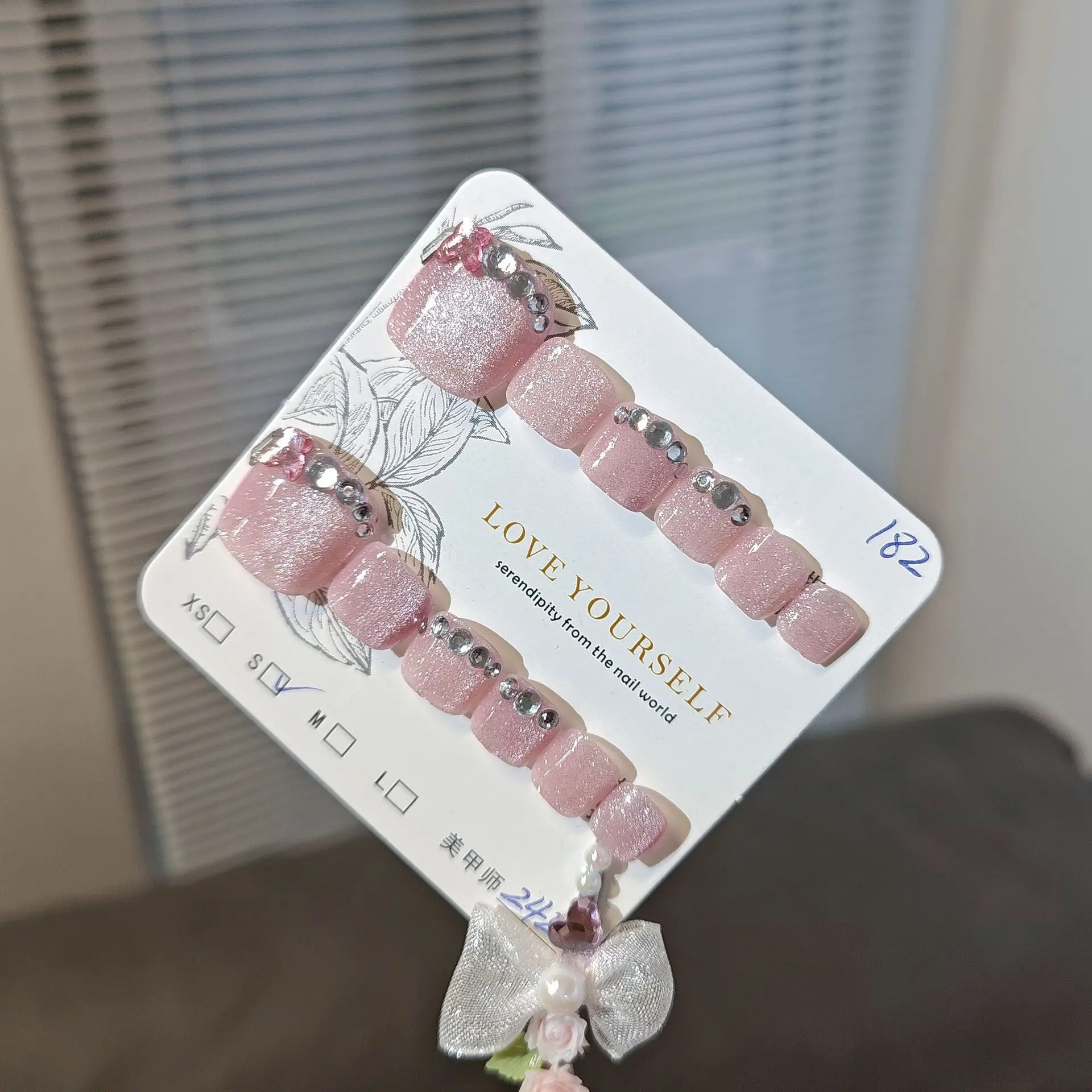 الضغط اليدوي على أظافر أصابع الأكريليك ، الفراشة الكريستالية ، الماس ، الوردي ، عين القط ، مربع قصير ، أظافر القدم الاصطناعية ، يمكن ارتداؤها