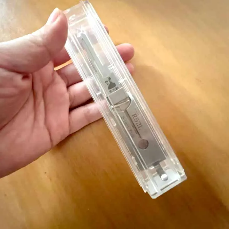 

1PC Picking Locksmith Keychain Master Key Keychain Camping Tools Lishi Opens Everything Self Defense PicK R52 R52L for All Locks