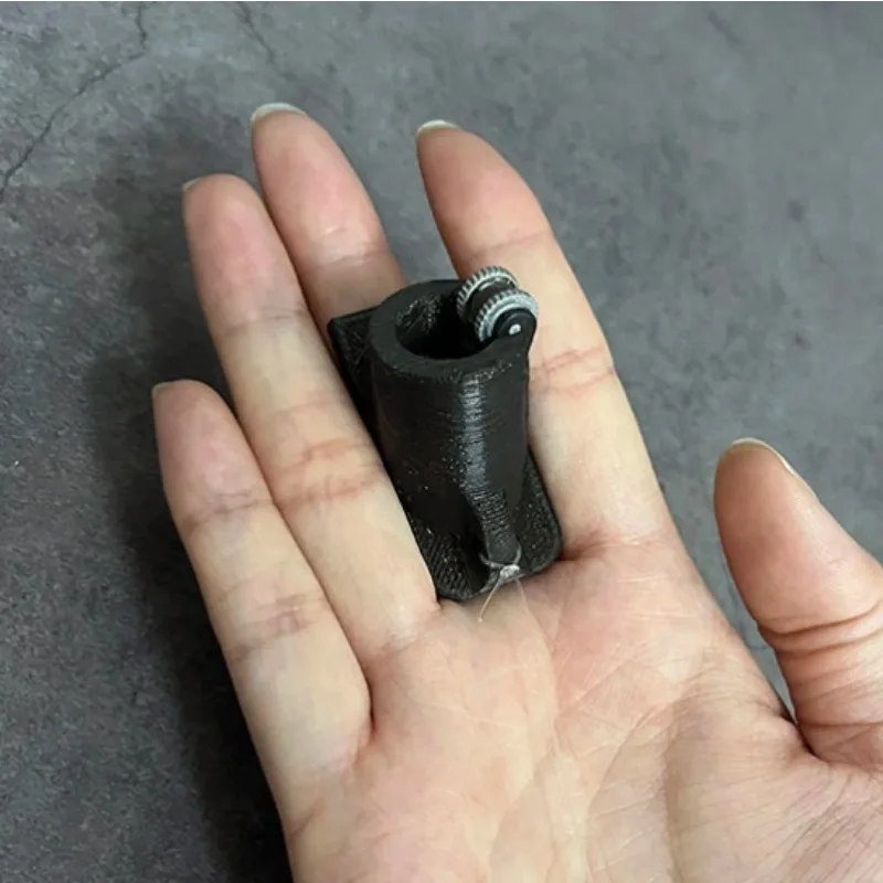 

Устройство для создания искрящегося эффекта Reel Flasher Magic Gimmick, реквизит для фокусов с руками, для магии крупным планом и на сцене, аксессуары для фокусников, магических трюков и иллюзий