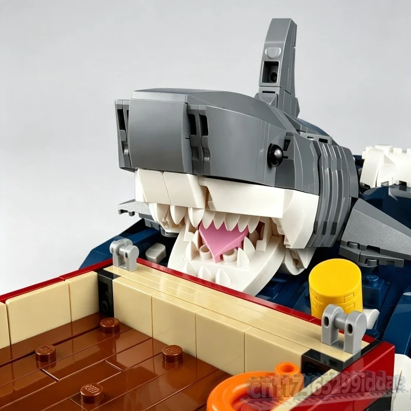 MOC 1497 PCS Sea Fishing Vessel Shark Hunting Scene Building Blocks Model Ocean Adventure Ship Bricks DIY Assemble Display Toy
