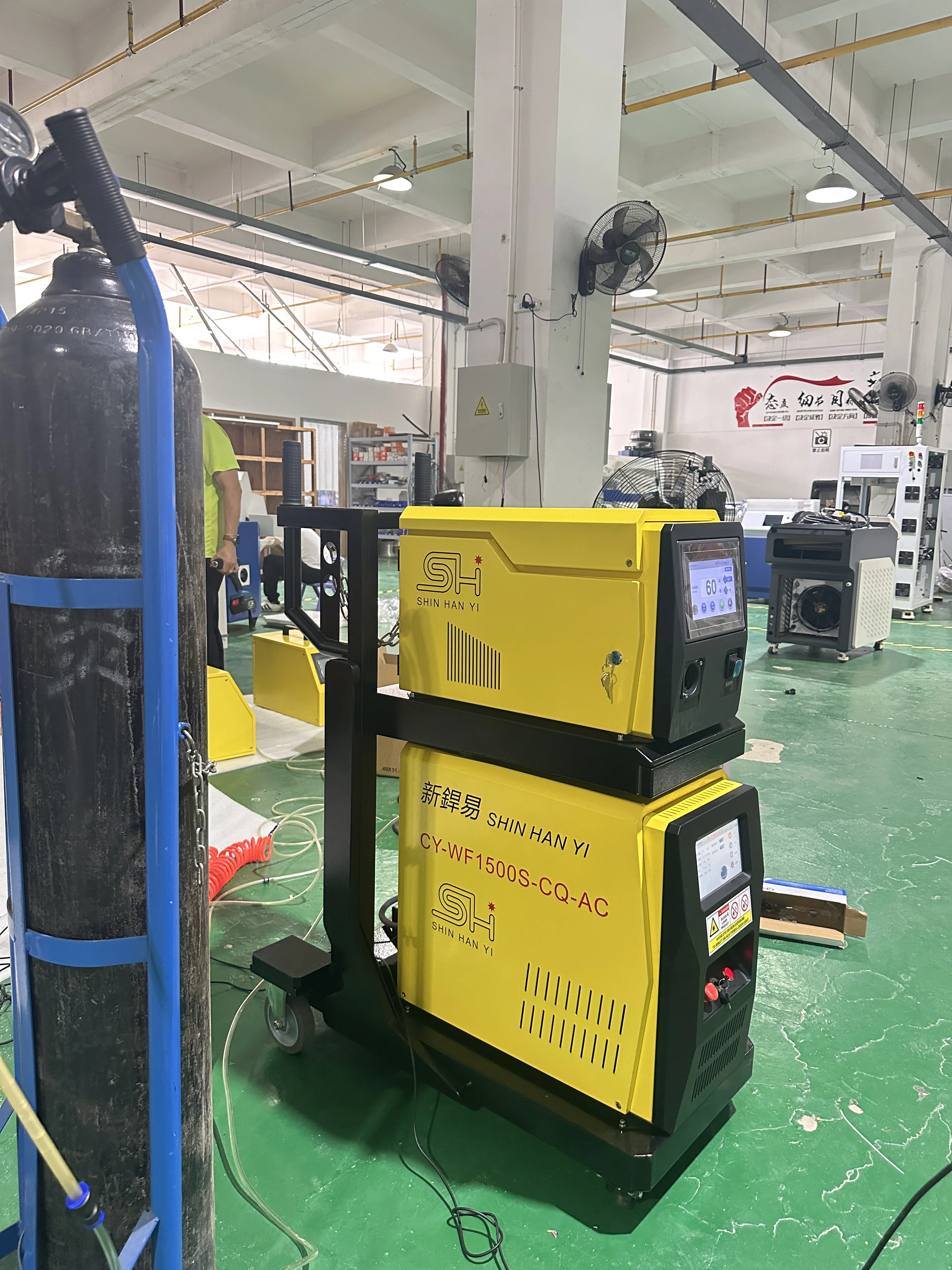 MAX LaserCart Style Lightweight Color Customized  Handheld Welding Air-Cooled 1200W Laser Welding Machine
