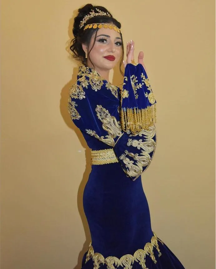 Vestido de baile de graduación de sirena albana azul real con apliques dorados de manga larga, vestido de celebridades de noche de terciopelo, dimija caftán