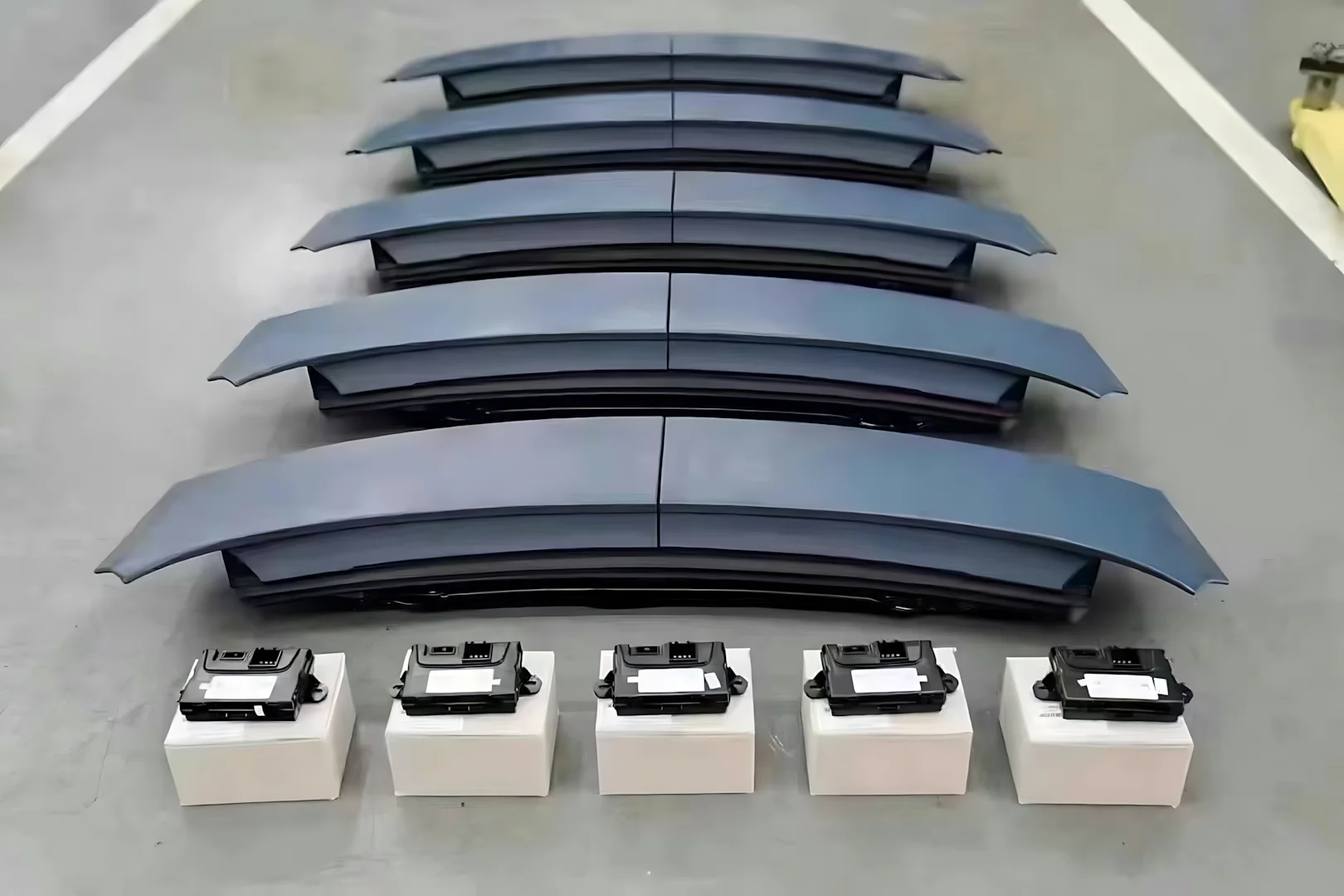 2017-2025 لـ 971-976 أجزاء أداء باناميرا توربو جديدة ثلاث طبقات قابلة للطي جناح خلفي كهربائي #2