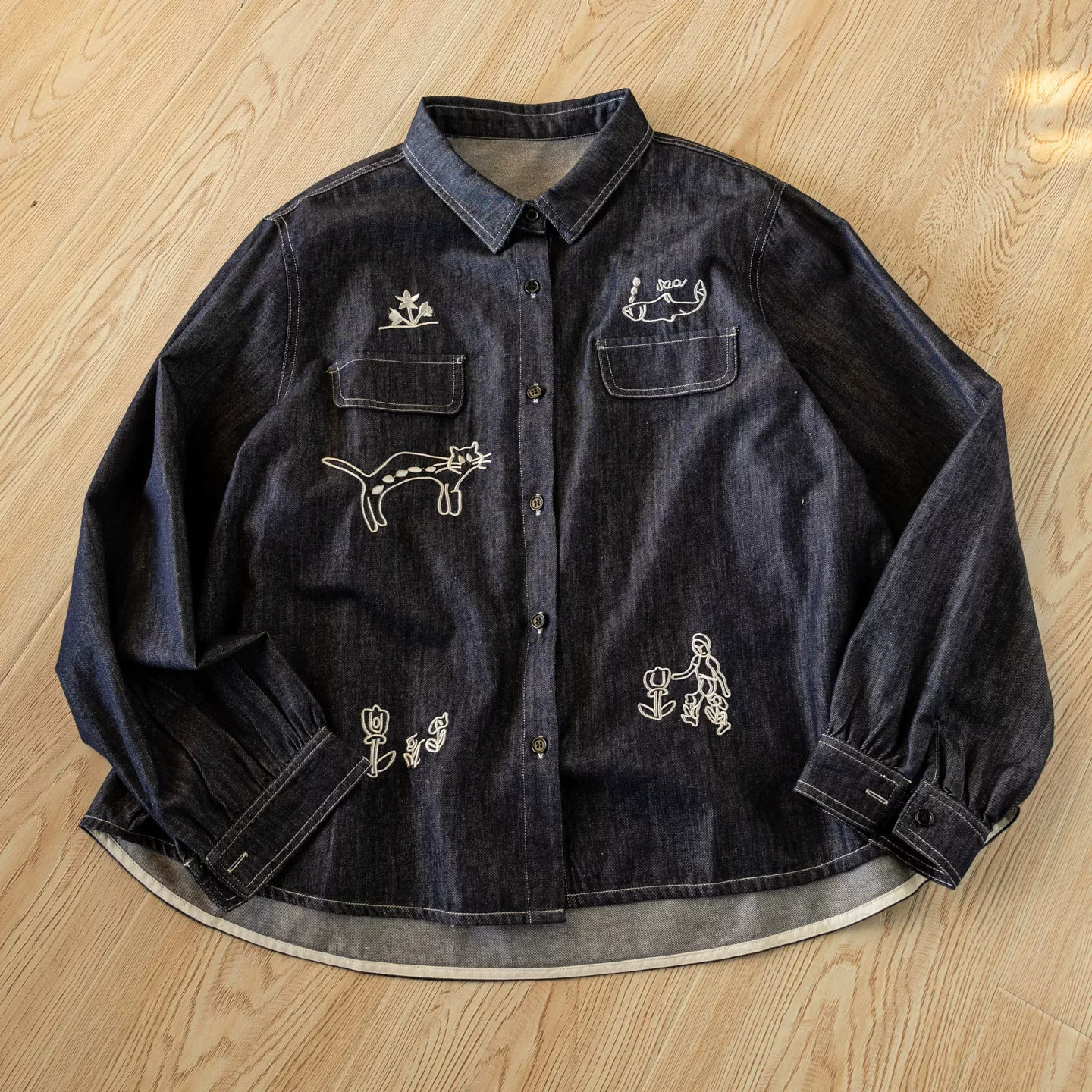 

Джинсовые рубашки в стиле Харадзюку для женщин, весна 2026, японский стиль, оригинальная вышивка с мультяшными котами и рыбами, джинсовые блузки с длинным рукавом