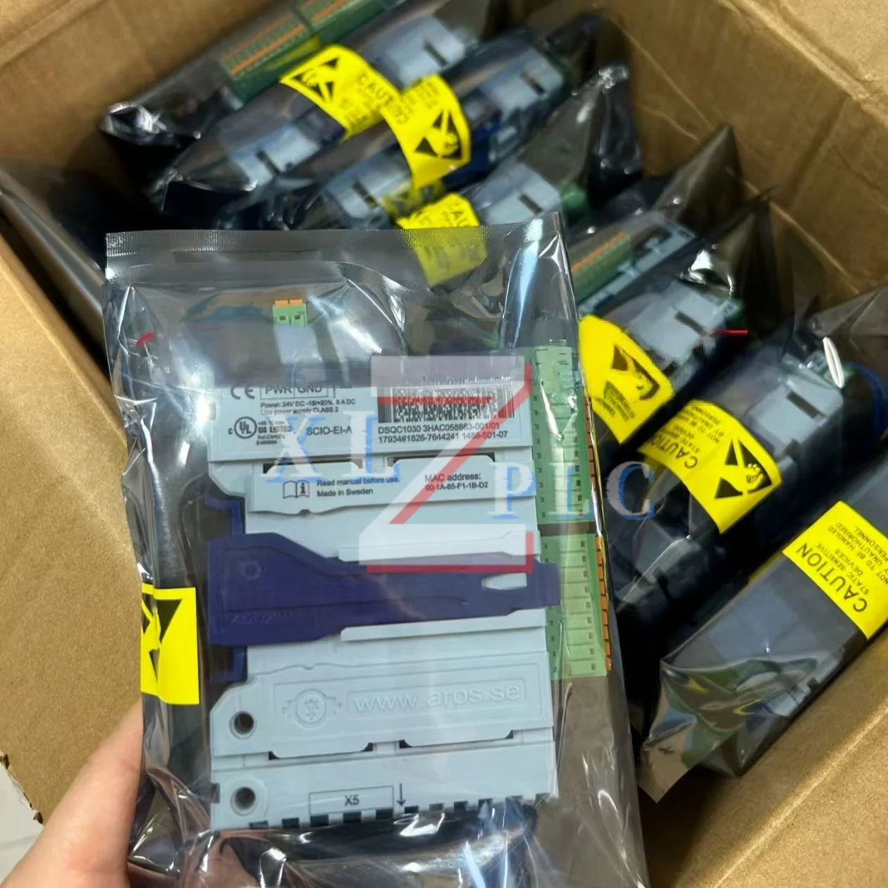 

I/O Unit new in stock 3HAC058663-001