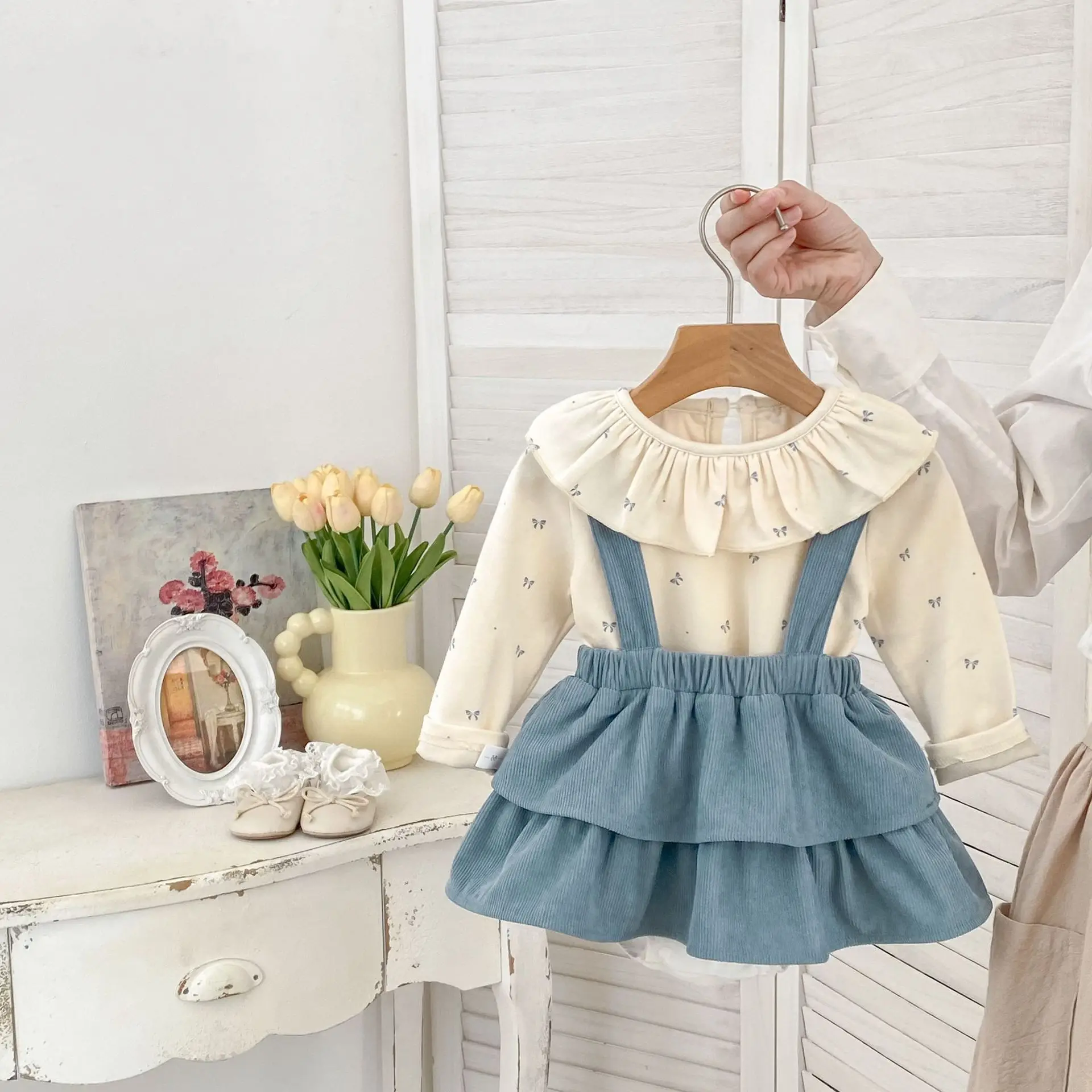 

2025 Autumn New Baby Girl Long Sleeve Ruffle Collar Sweet Bow Bottoming Shirts + Overalls Infant Toddler Princess Clothes 0-24M