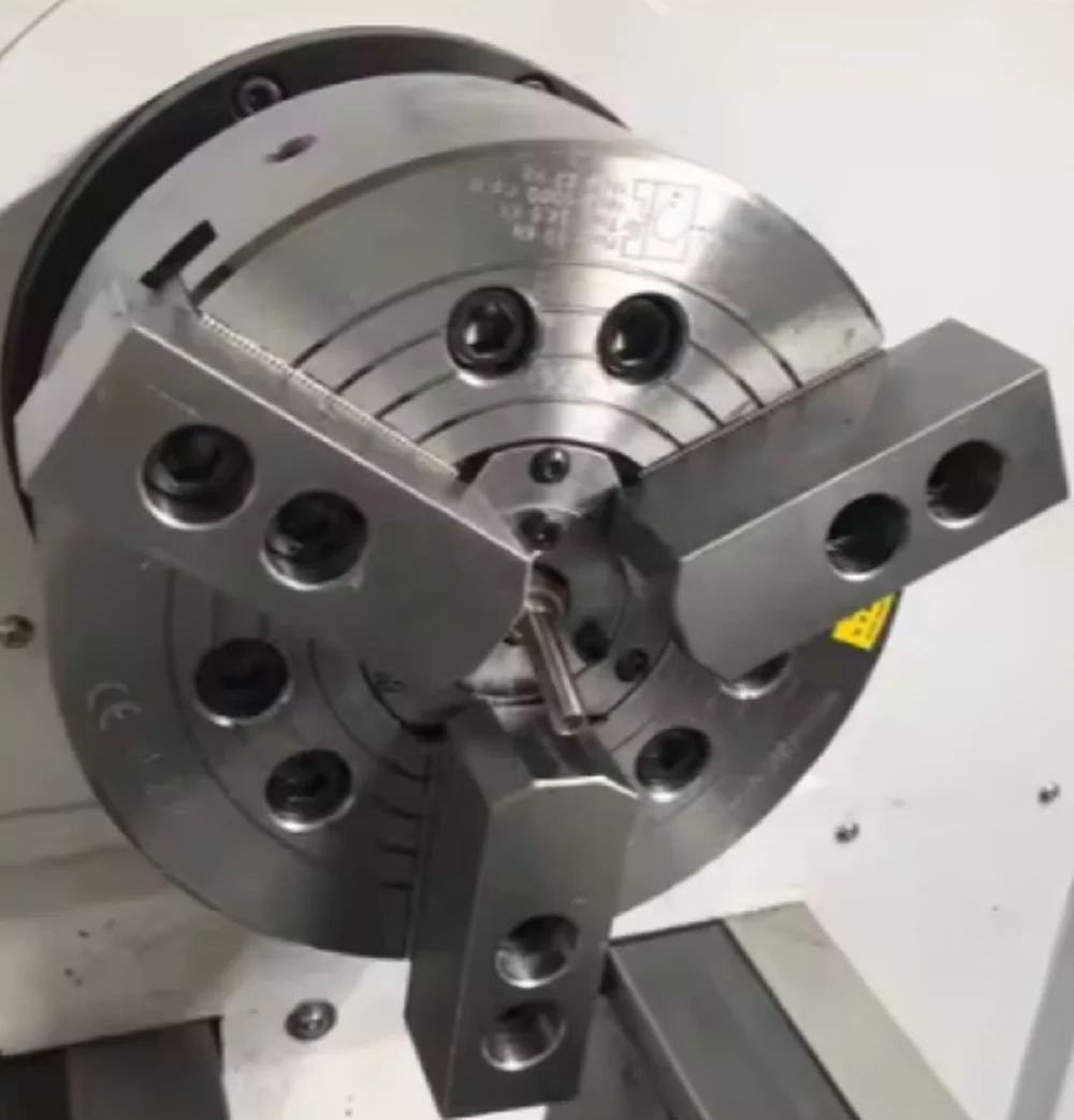 K400/1000 مخرطة CNC اقتصادية صب متكامل للسرير والقدم مغزل مستقل عالي الدقة بسعر جيد في الصين