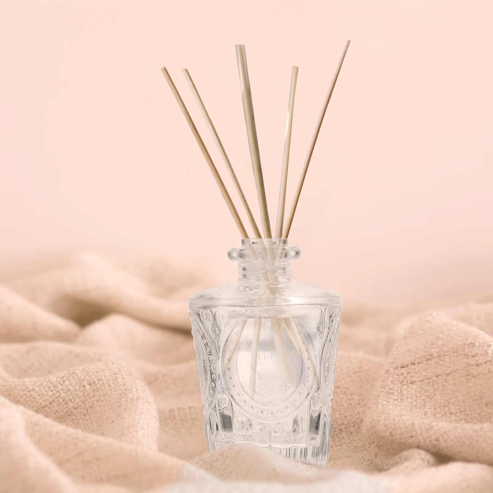 

2Pcs Glass Aroma Bottles Carved Essential Oil Bottles for Home Aromatherapy Diffuser Refillable Storage Subpackaging Bottle