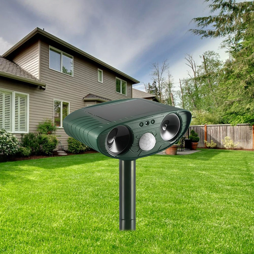 Solar Animal IPX4 Waterproof Ultrasonic Animal Repeller Animal Device 26 FT Range for Dog Cat Bird