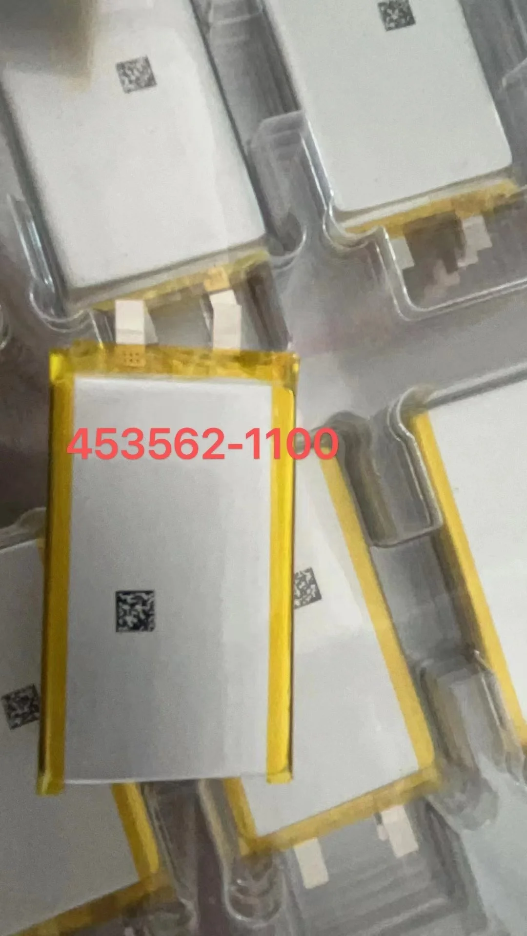 Batteria ricaricabile da 3,85 V 453562   batteria ai polimeri di litio 1100MAH Cella della batteria del localizzatore della banca di potere dell'illuminazione a LED