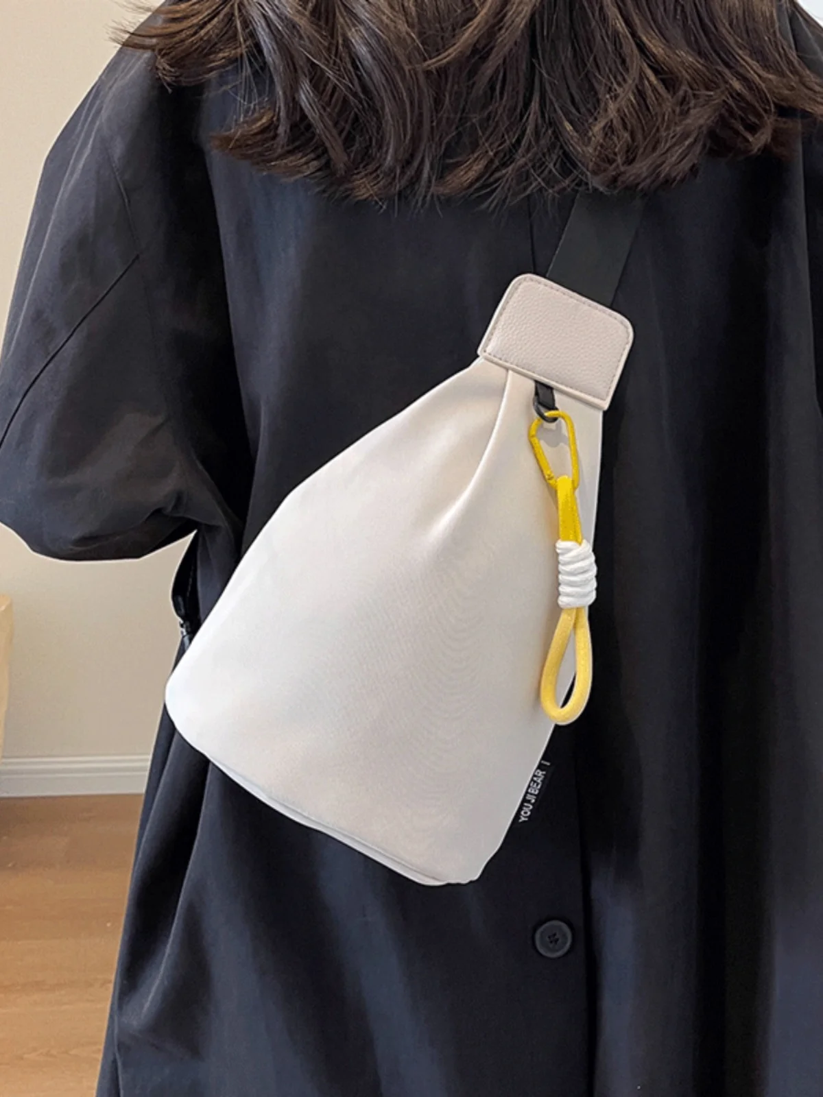 

Faionable Large Capaci Crossbody Bag 2025 New Design Versatile Bapa Ele Ladies Chest Bag Nylon Material Zipper Cl...