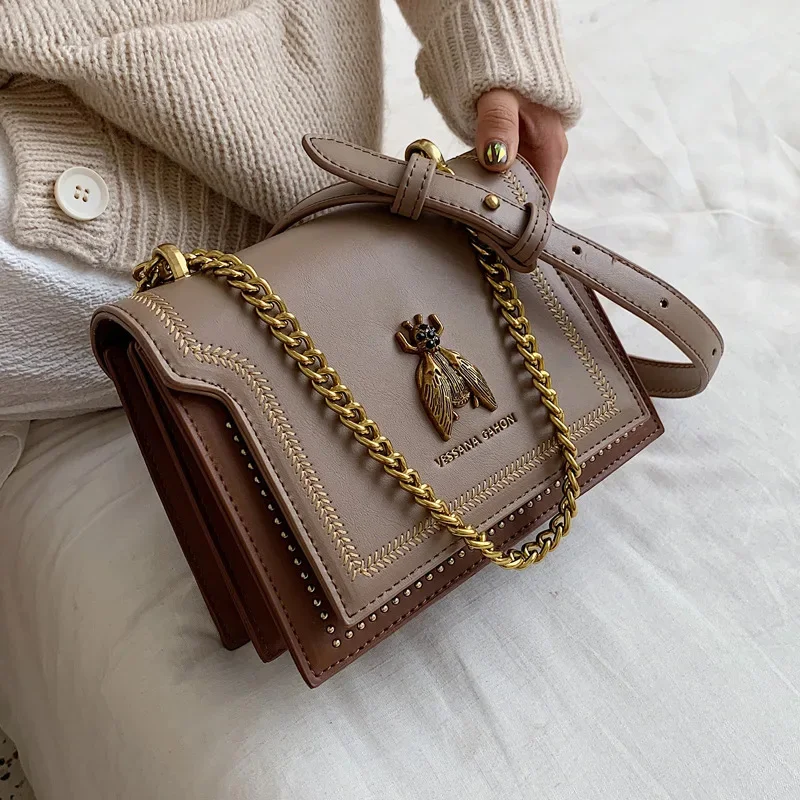 

Retro Bee Brand Designer Handbags PU Leather Flap Chain Shoulder Bags Simple Elegant Square Crossbody Zipper Bags For Women 2024