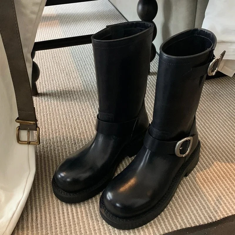 

Retro Metal Buckle Round Head Polishing Calf Boots 2026 Autumn Locomotive Pile Pile Ankle Boots Handsome Women's Rubber Boots