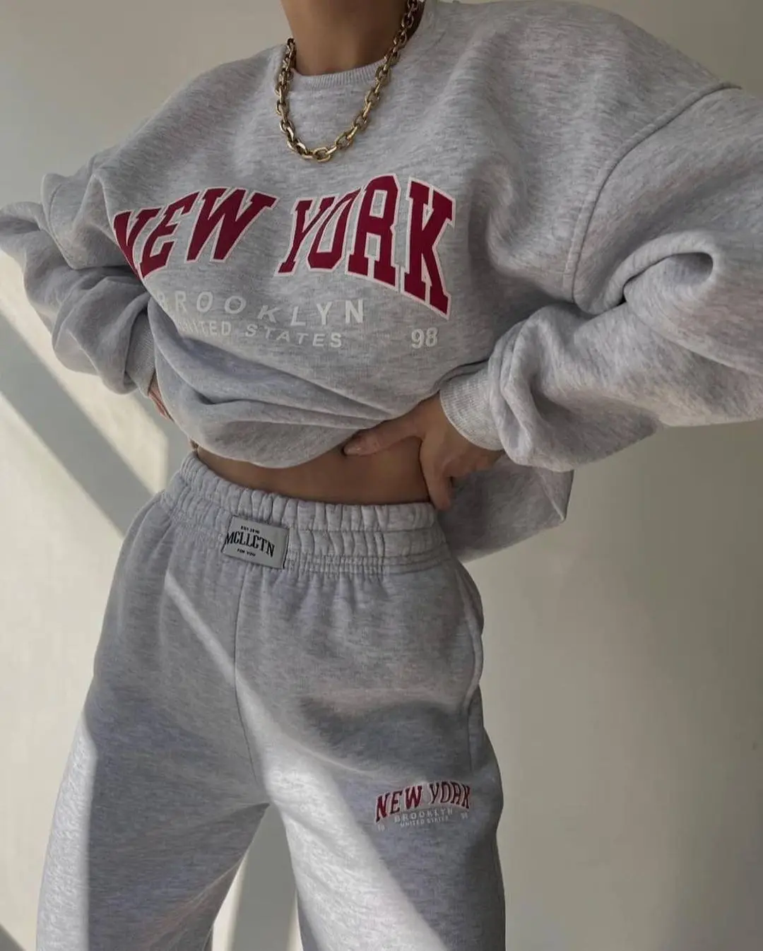 Women's Casual Fashion Printed Thickened Set Plush Sweater Long Sleeved Pants Set