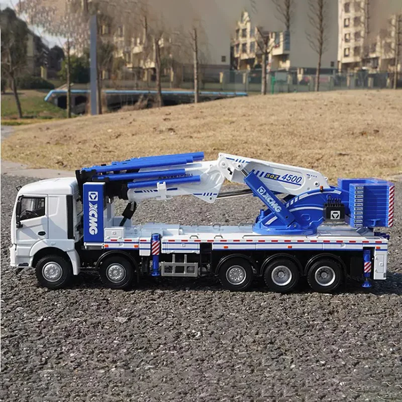 Diecast 1:35 Scale XCMG SQZ4500 Folding Arm Heavy Crane Mechanical Alloy Car Model Collection Souvenir Display Ornaments Gift