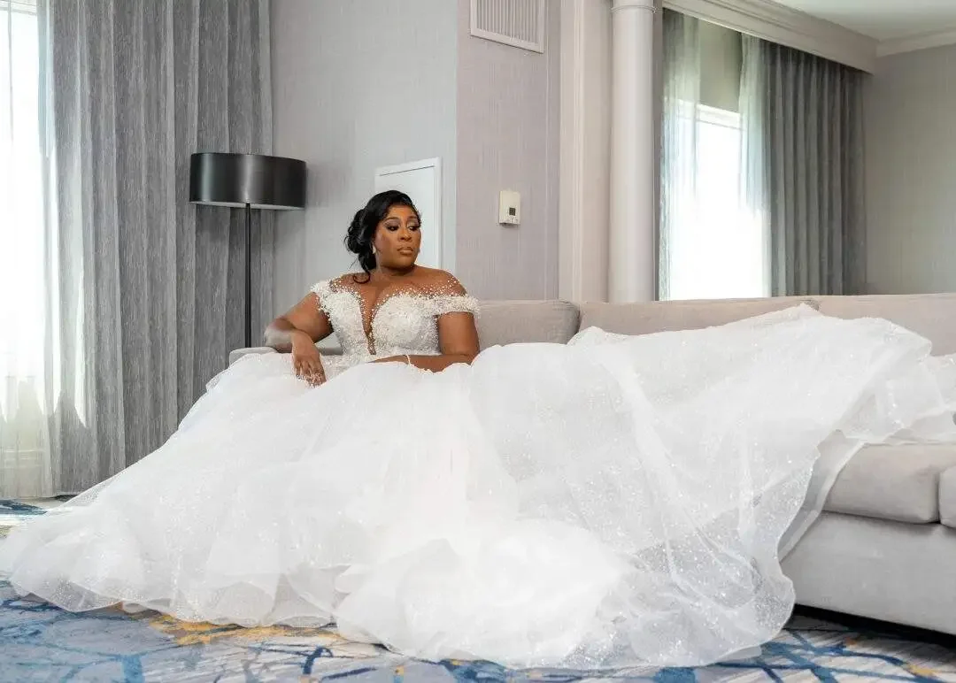Robes de mariée africaines personnalisées pour la mariée, col transparent, dos à lacets, perles sexy, paillettes, grande taille, femmes, patients de jardin, quoi que ce soit, 2025