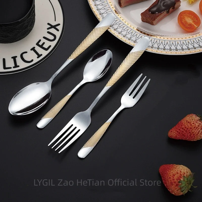 

8.07“ Food Grade 18-10 Steel Luxury Gold Plated Dinner Forks Set Dishwasher Safe Salad Fork Table Fork Set With Hammered Handle