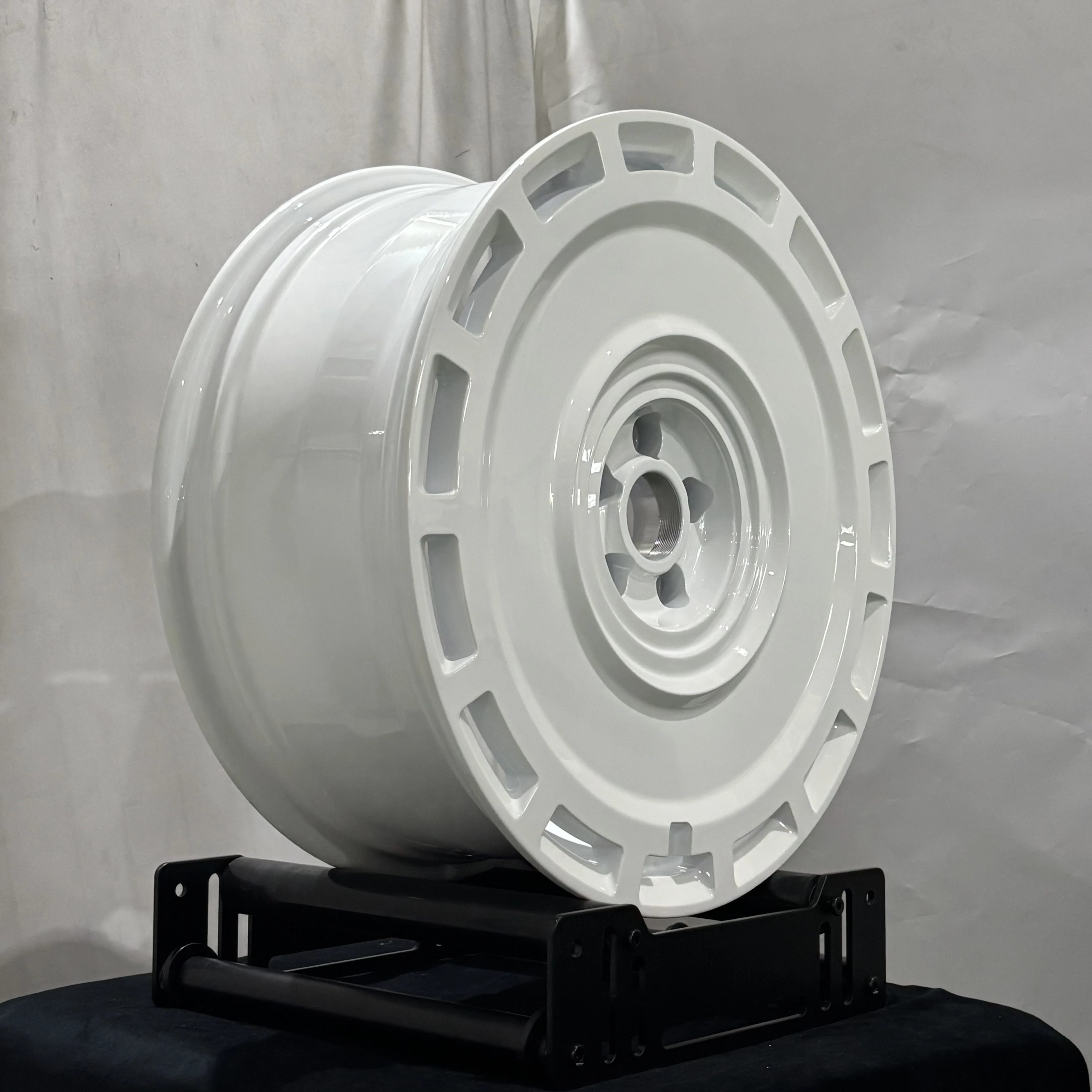 Monoblock Forged Aluminum Alloy Wheels 17-22 Inch 5x112 5x120 Gloss White Chrome Rims Custom Offset Hub Bore for Luxury Cars