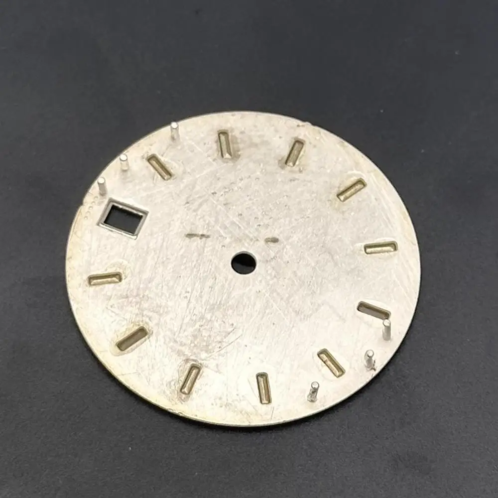 قرص NH35 28.5 ملم برتقالي أزرق أخضر أرجواني قرص ألغاز مع مسامير ملونة مناسبة لشعار NH35 الأوتوماتيكي المخصص