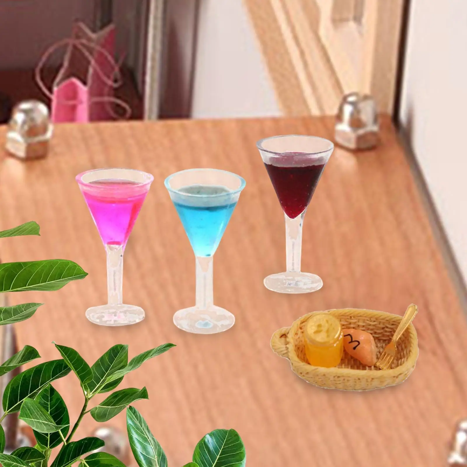 2-4pack 3x 1:12 1:6 Doll House Triangle Cocktail Glass Resin