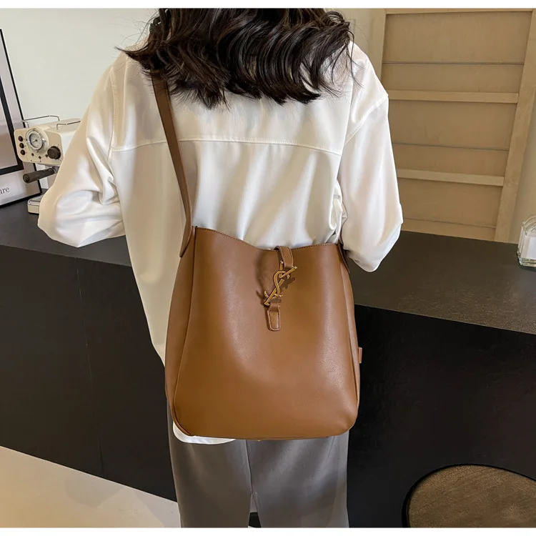 حقيبة دلو لربيع وصيف 2025 - محفظة كروس واسعة/كتف للنساء، حقيبة ركاب يومية أنيقة وعملية