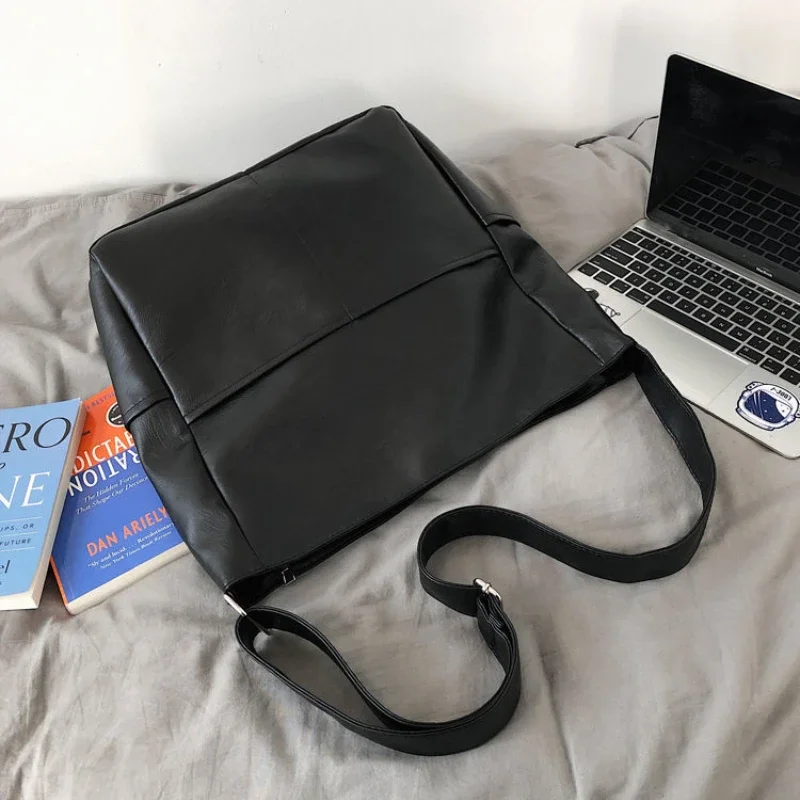 Black PU Leather Crossbody Bags Unisex Large Capacity Casual Messenger Couples Retro Harajuku High Street Travel Sling