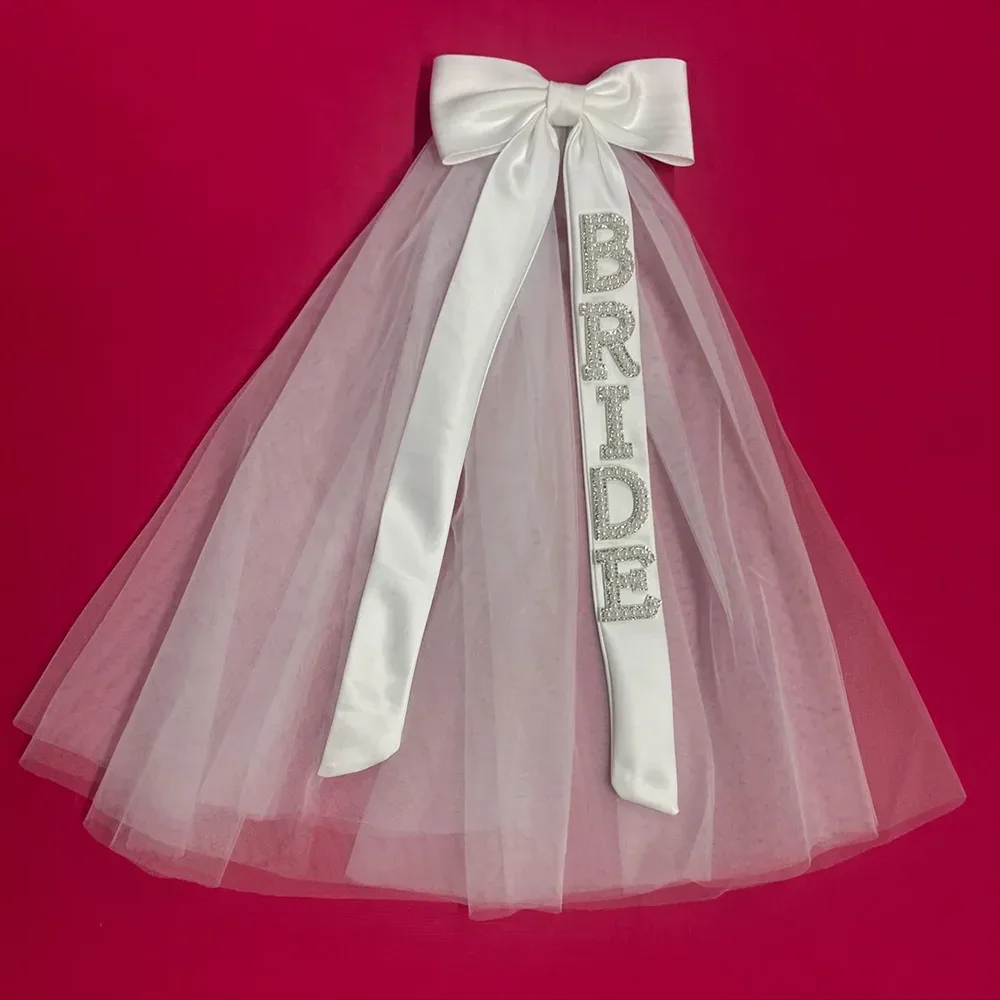 "La mariée pour être un voile de perles |   Tulle courbé avec nœud blanc – Décor cadeau pour enterrement de vie de jeune fille et fête prénuptiale"