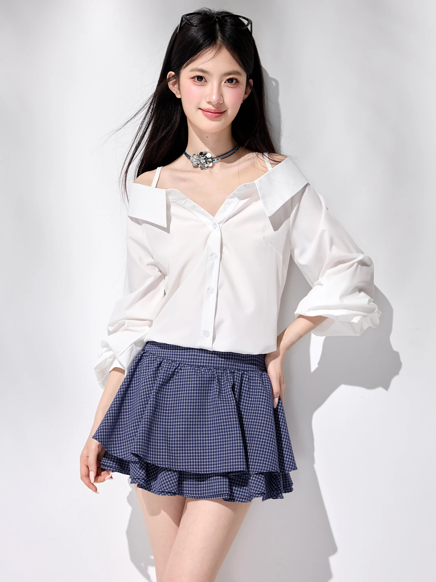 

2026 Spring New Style One-piece Off-shoulder V-neck Top with Puffed Sleeves, Shirt for Commuting, White, Irregular Straps