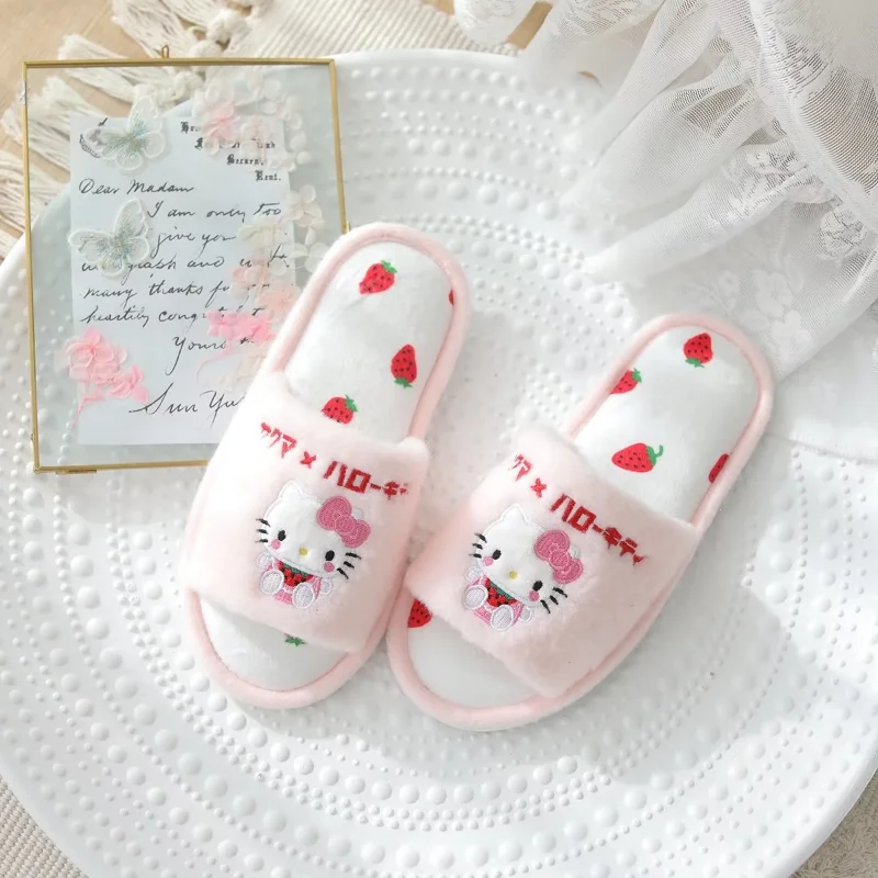 Sanrio Hello Kitty cute sweet warm home women's shoes Kulomie cartoon strawberry non-slip flat toe plush cotton slippers