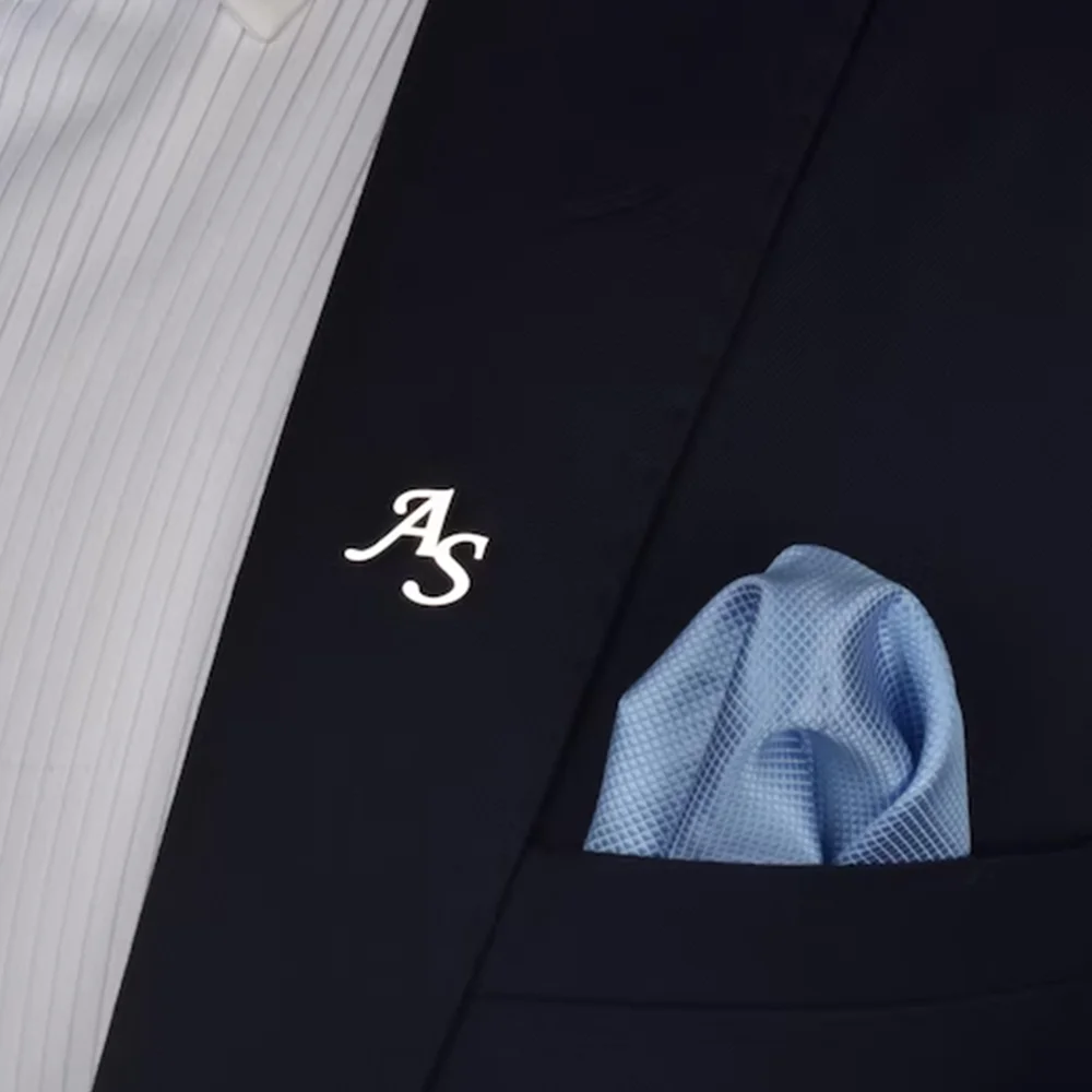 Брошь с инициалами на заказ для мужского костюма, повседневный свитер, пальто, персонализированные булавки с буквами, значок, именная табличка, брошь, ювелирные изделия