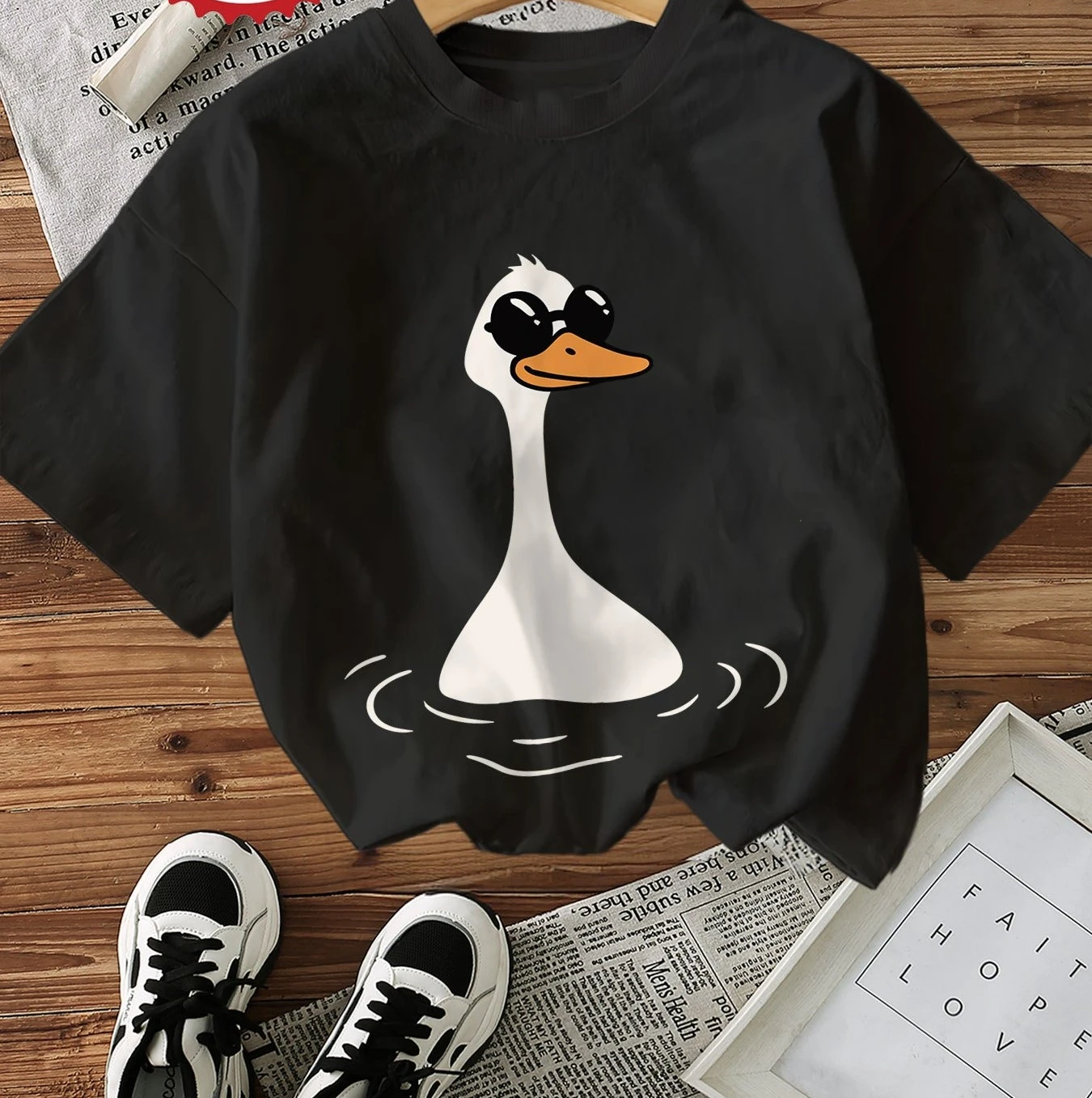 Camiseta feminina casual manga curta gola redonda pato fofo com óculos da moda estampa gráfica conforto design brincalhão camiseta de verão