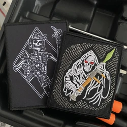 Cloak Evil Skull Embroidered Morale Badge Hook Patches Skull middle finger Chevron Emblems Missile Tactical Backpack Stickers