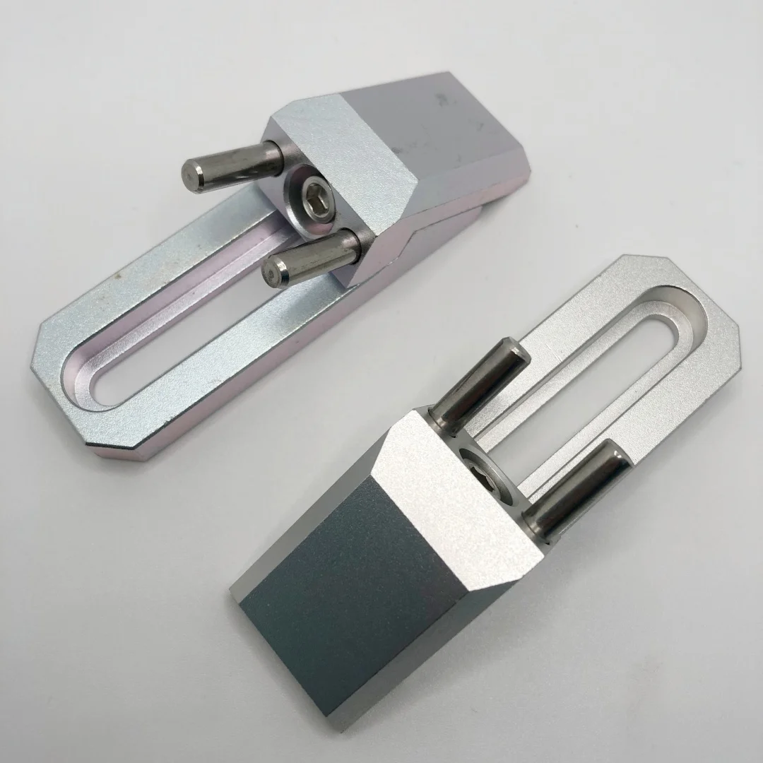 

Набор анодированных боковых зажимов, обработанных на станке с ЧПУ, 2 шт., совместимый с Carvera и Carvera Air