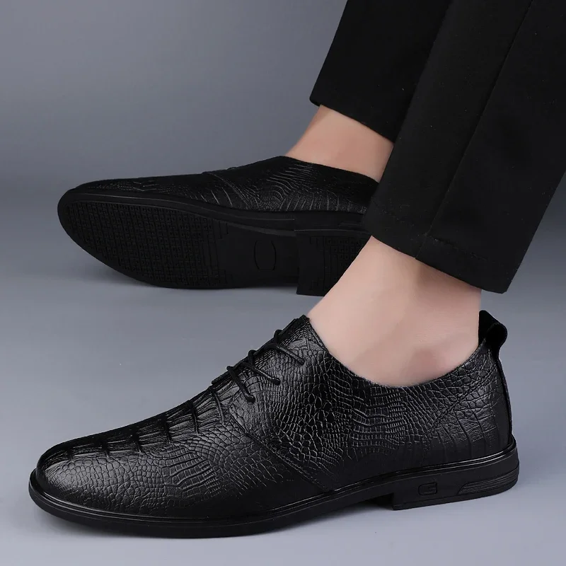 Spring Comfortable Lace Up Casual Leather Shoes Luxury Brand Men's Fashionable New Style Men's Classic White Soft Soled Loafers