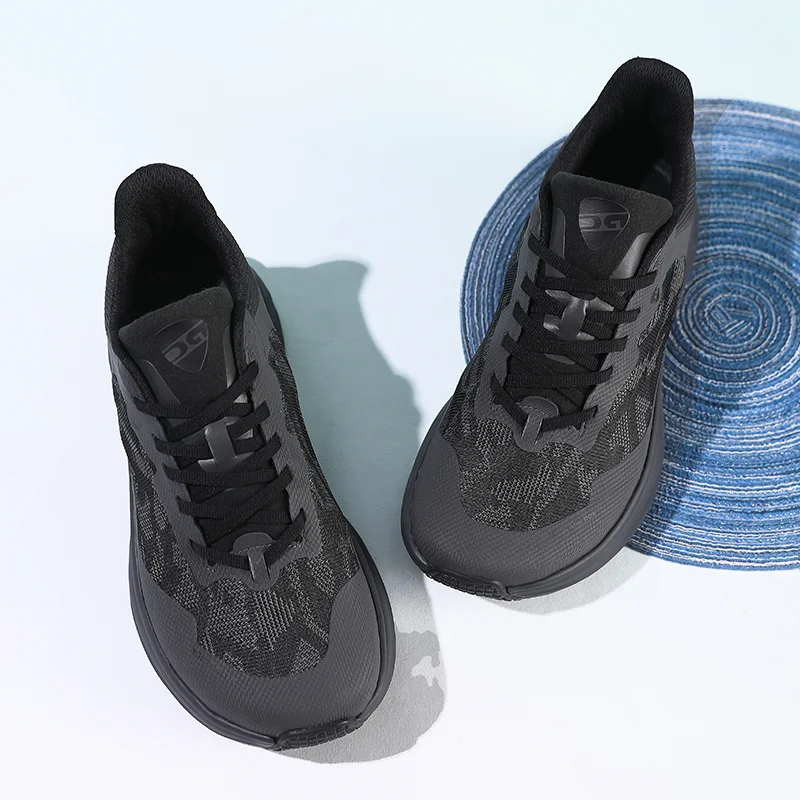 Men's summer ultra-light shock-absorbing rebound sports running shoes with lightweight mesh.